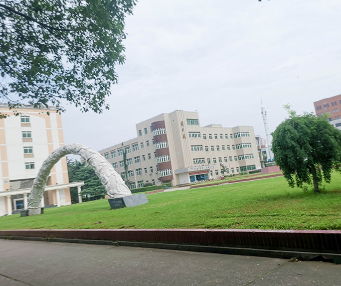 学校大门