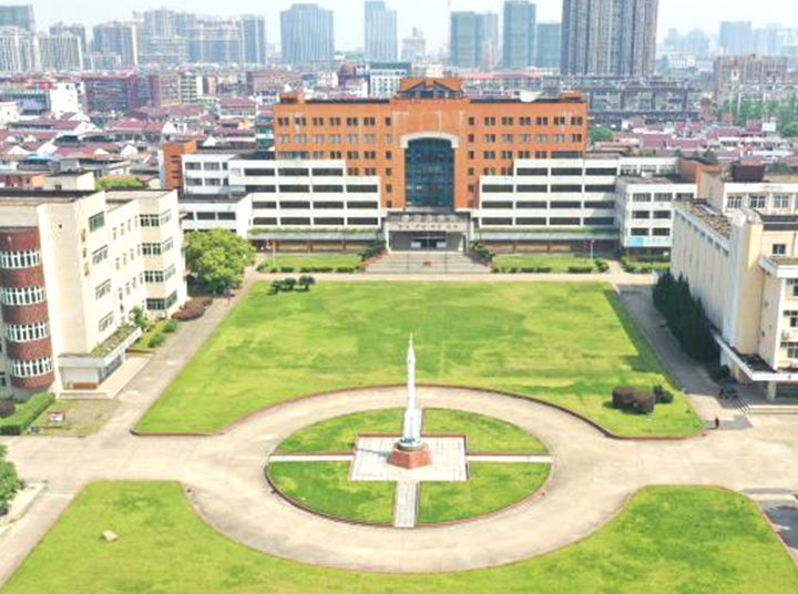 学校塑胶操场